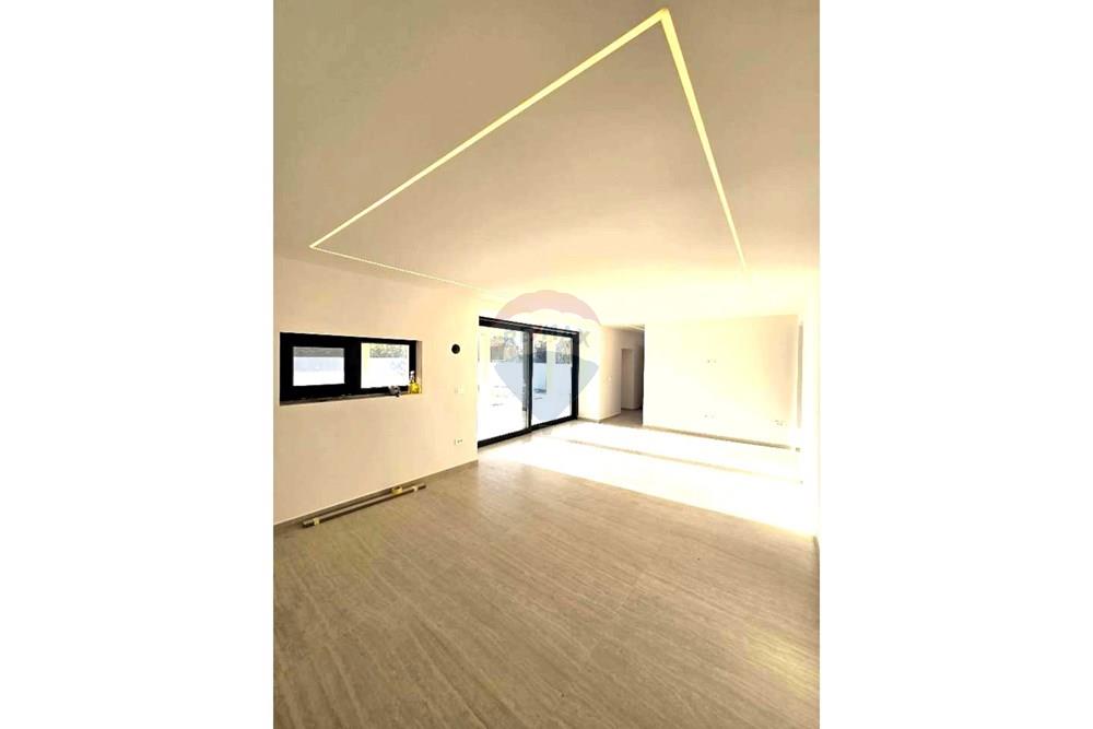 Kuća  - Za prodaju - Poličnik, Hrvatska - 589914606_10235826309176975_1246842520388721461_n.jpg - 300501008-6097