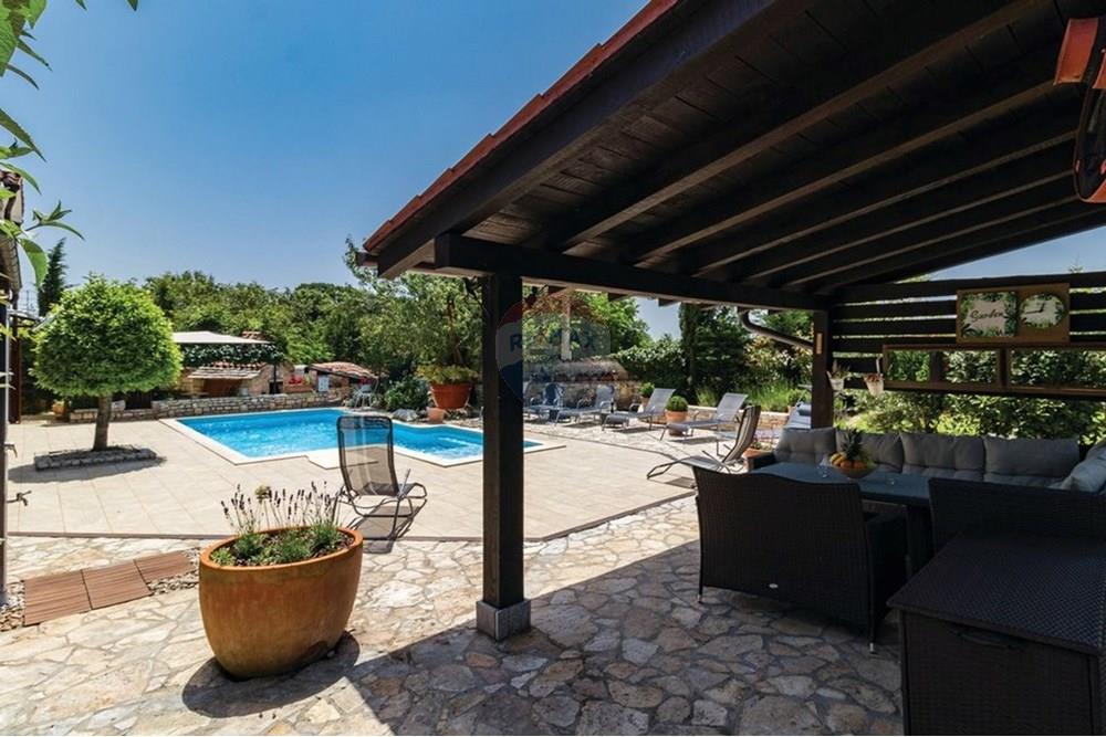 Kuća  - Za prodaju - Barban, Hrvatska - cil691_pool_05.jpg - 300291006-763