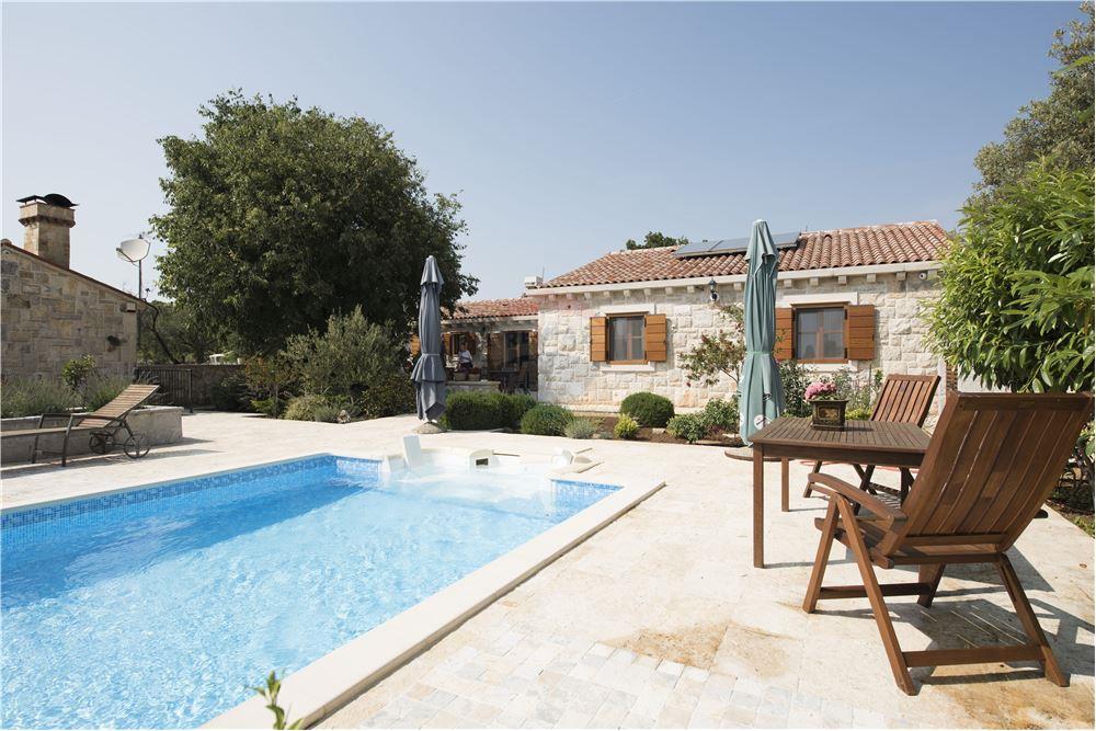 Kuća  - Za prodaju - Rogoznica, Hrvatska - 2 - 300351012-1