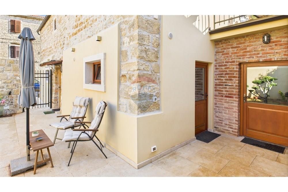 Kuća  - Za prodaju - Buje, Hrvatska - 10.jpg - 300441010-493