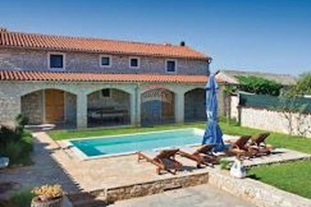 Kuća  - Za prodaju - Svetvinčenat, Hrvatska - 1758745160_unnamed.jpg - 300041089-468