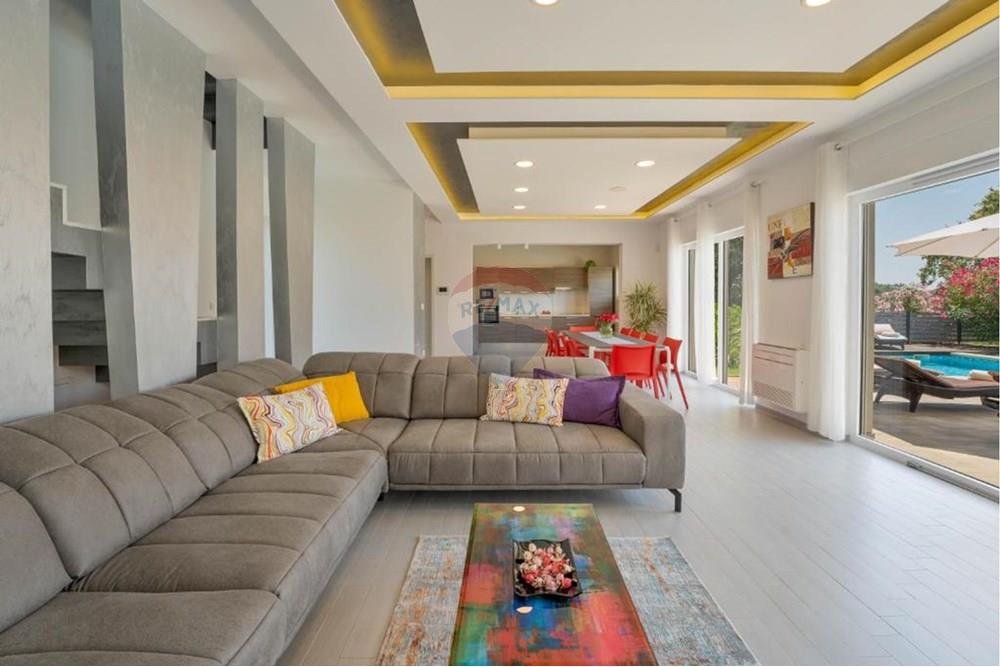 Kuća  - Za prodaju - Medulin, Hrvatska - 15.jpg - 300041074-637