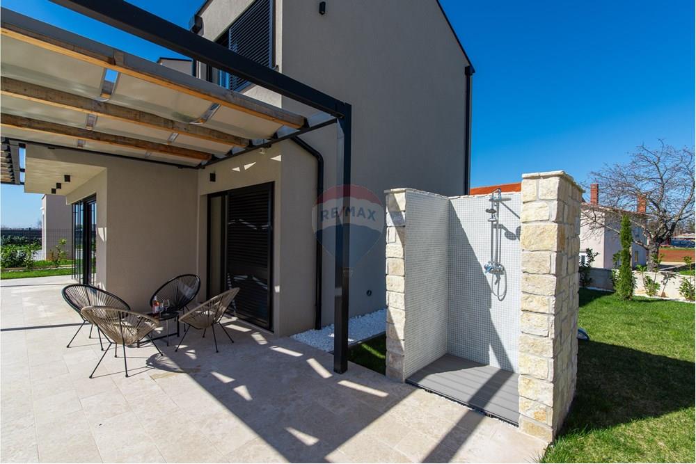 Kuća  - Za prodaju - Marčana, Hrvatska - 810_8041.jpg - 300571006-296