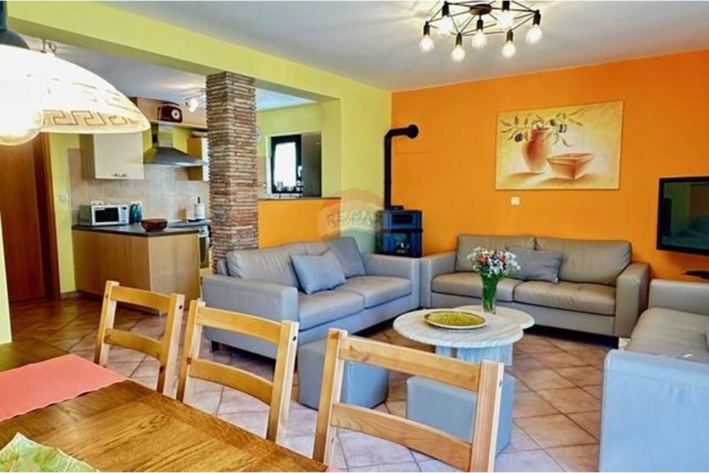 Kuća  - Za prodaju - Medulin, Hrvatska - 1760217148_3-2.jpeg - 300041089-475