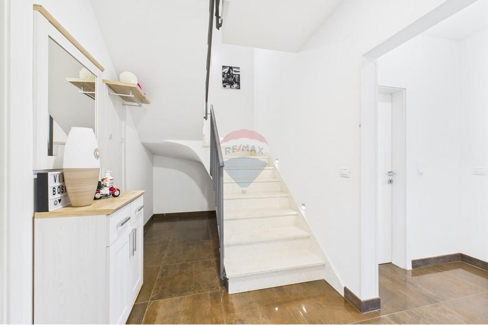 Kuća  - Za prodaju - Svetvinčenat, Hrvatska - CAM04300G0-PR0063-STILL010.jpg - 300041074-603