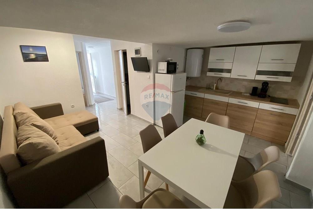 Kuća  - Za prodaju - Novalja, Hrvatska - 4aad40cd-f06b-49af-84c3-9318eeee5bd9.jpg - 300411003-2049