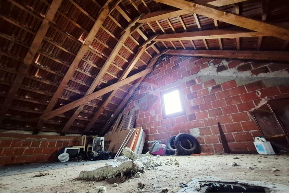 Kuća  - Za prodaju - Petrinja, Hrvatska - WhatsApp Image 2026-01-02 at 12.03.11 (2).jpeg - 300761006-84