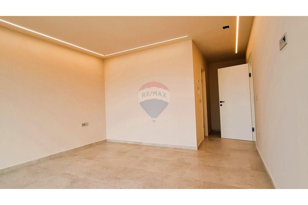 Kuća  - Za prodaju - Poreč, Hrvatska - 20260114_104106.jpg - 300441023-14