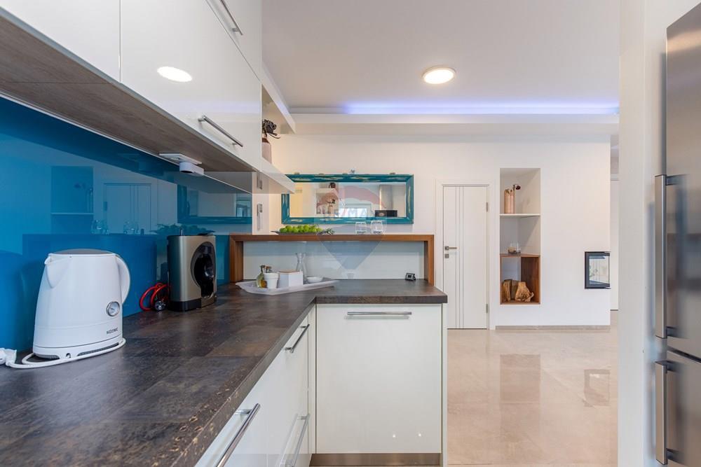 Stan-Apartman - Za prodaju - Baška, Hrvatska - Top 01 Küche (3).jpg - 300621004-748