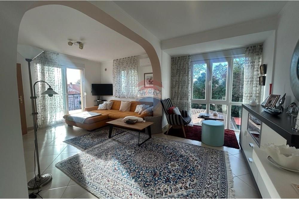 Kuća  - Za prodaju - Poreč, Hrvatska - 1764338077_7c9b9c3f-7f5f-4db0-a5b3-6138b43ff65a.jpg - 300391032-382