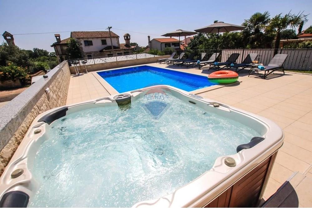 Kuća  - Za prodaju - Kaštelir-Labinci, Hrvatska - 1763041353_original_1567515742_ea10fe2e-708f-4d2b-b281-1fa3ef90800f.jpg - 300391032-367