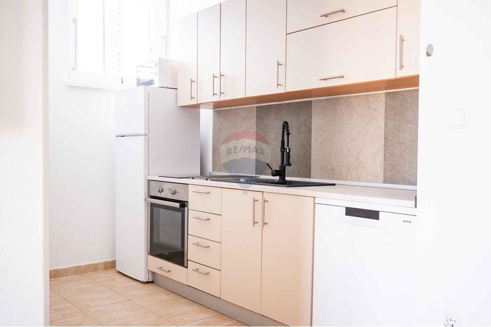Stan-Apartman - Za prodaju - Novalja, Hrvatska - prostran-ugodan-penthouse-centru-novalje-otok-pag-slika-251023553.jpg - 300411003-3023