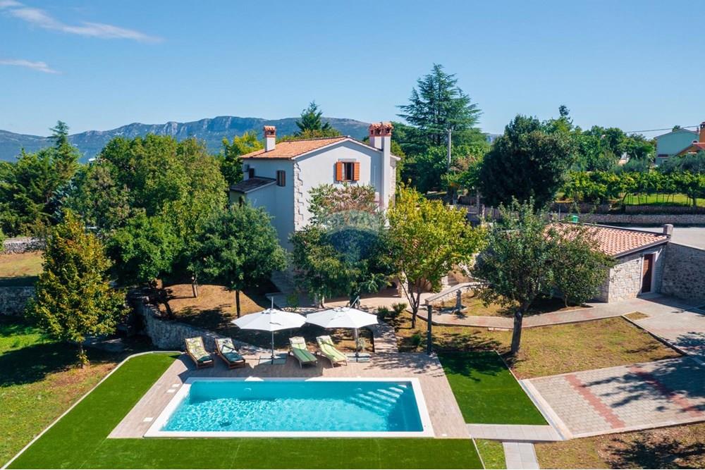 Kuća  - Za prodaju - Sveta Nedelja, Hrvatska - 1766560172_kuca-s-b.jpg - 300031154-262