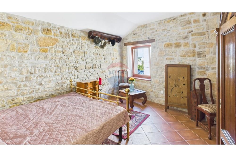 Kuća  - Za prodaju - Buje, Hrvatska - 60.jpg - 300441010-493