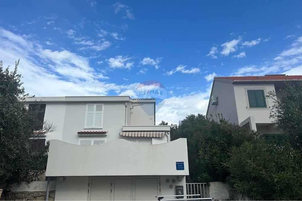 Dvojna kuća - Za prodaju - Novalja, Hrvatska - WhatsApp Image 2026-02-27 at 10.34.01.jpeg - 300411003-3119