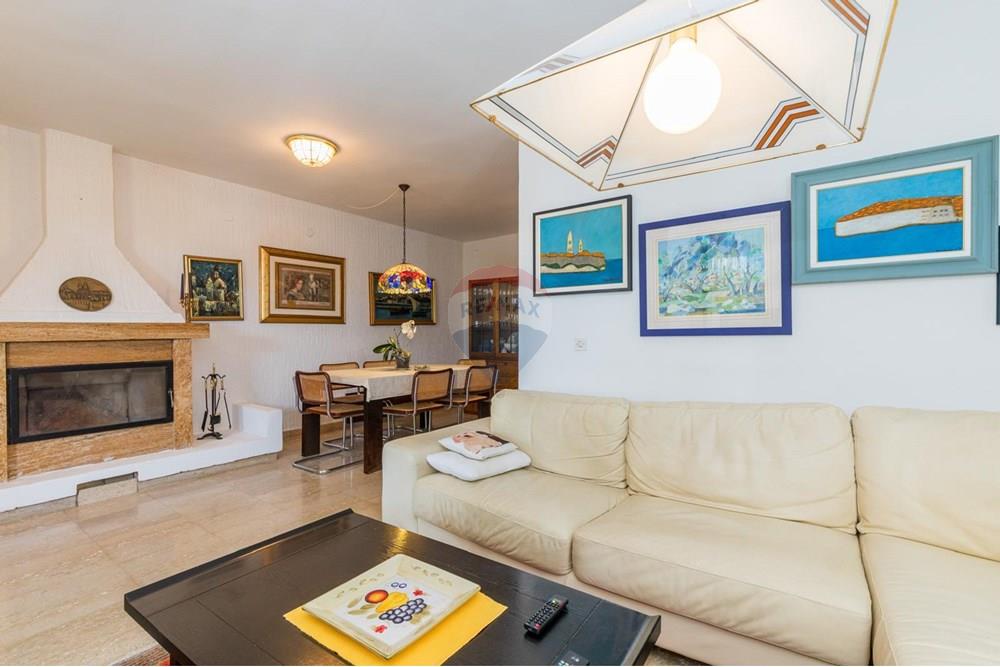 Kuća  - Za prodaju - Punat, Hrvatska - 8cf2ccc7-eca1-4564-b781-58581484889b.jpeg - 300621003-1537