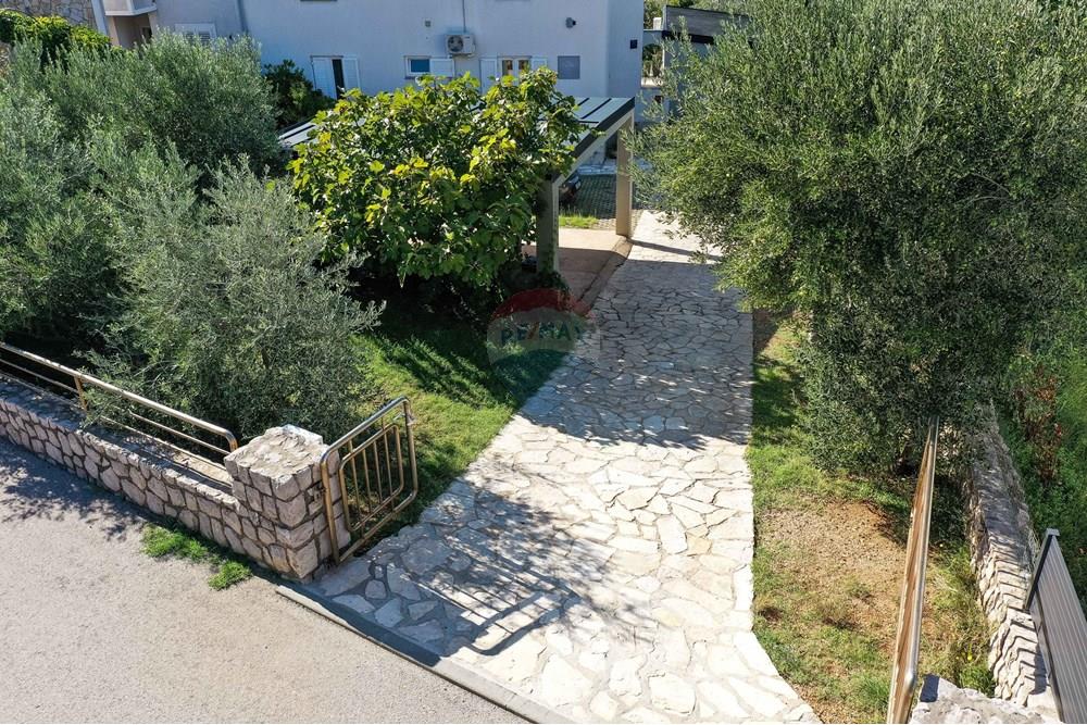 Kuća  - Za prodaju - Punat, Hrvatska - DJI_0276.jpg - 300621005-223