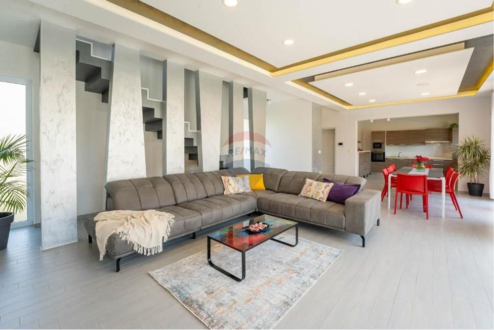 Kuća  - Za prodaju - Medulin, Hrvatska - 19.jpg - 300041074-637