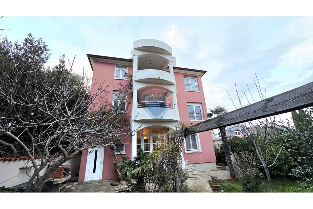 Kuća  - Za prodaju - Medulin, Hrvatska - 1765104151_20251127_160643.jpg - 300431068-186