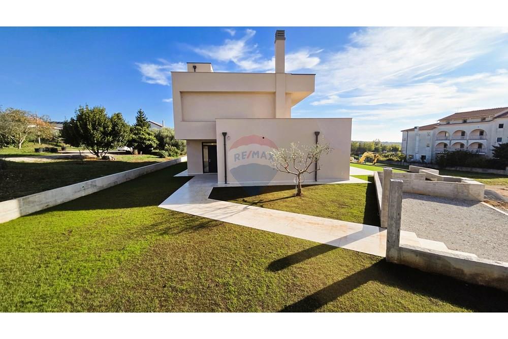 Kuća  - Za prodaju - Poreč, Hrvatska - 1000031869.jpg - 300441023-14