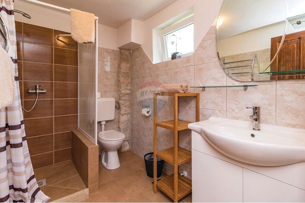 Kuća  - Za prodaju - Barban, Hrvatska - cil691_bath_01.jpg - 300291006-763