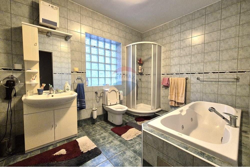 Kuća  - Za prodaju - Rijeka, Hrvatska - 1.jpg - 300421024-876