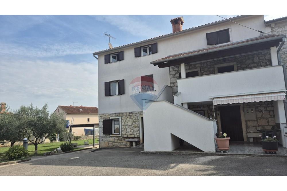 Kuća  - Za prodaju - Poreč, Hrvatska - 1757508864_20250909_105055.jpg - 300391034-302