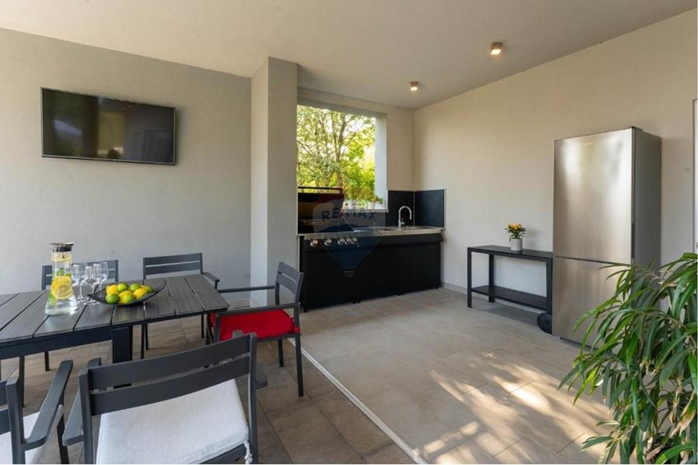 Kuća  - Za prodaju - Medulin, Hrvatska - 6.jpg - 300041074-637