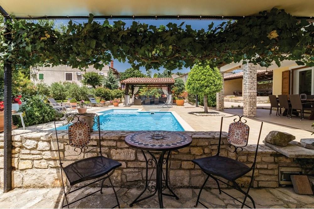 Kuća  - Za prodaju - Barban, Hrvatska - cil691_pool_08.jpg - 300291006-763