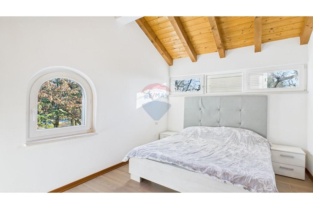 Kuća  - Za prodaju - Buje, Hrvatska - CAM04300G0-PR0135-STILL023.jpg - 300441010-536