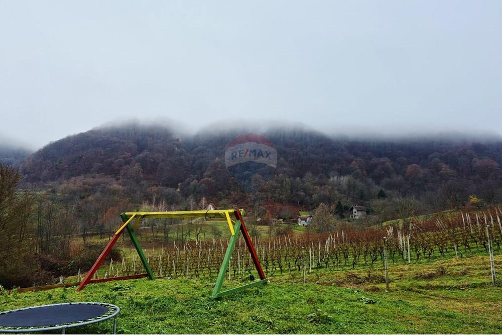 Vikendica - Za prodaju - Petrinja, Hrvatska - WhatsApp Image 2025-12-19 at 13.27.54.jpeg - 300761006-81