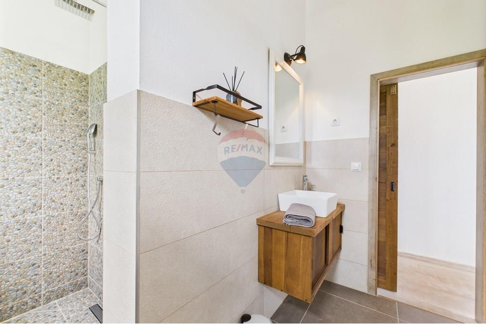 Kuća  - Za prodaju - Svetvinčenat, Hrvatska - CAM04300G0-PR0062-STILL023.jpg - 300041074-618