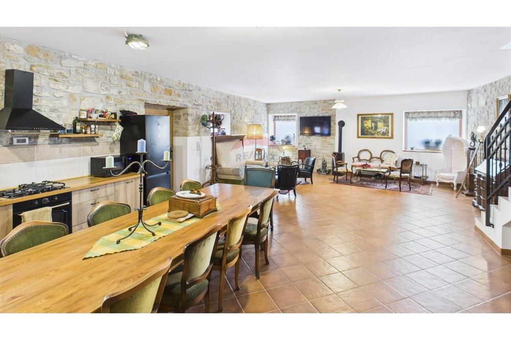 Kuća  - Za prodaju - Buje, Hrvatska - 20.jpg - 300441010-493