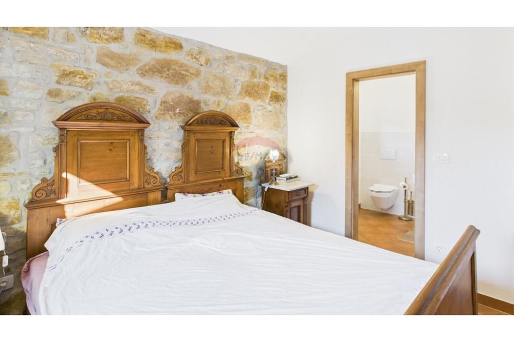 Kuća  - Za prodaju - Buje, Hrvatska - 45.jpg - 300441010-493