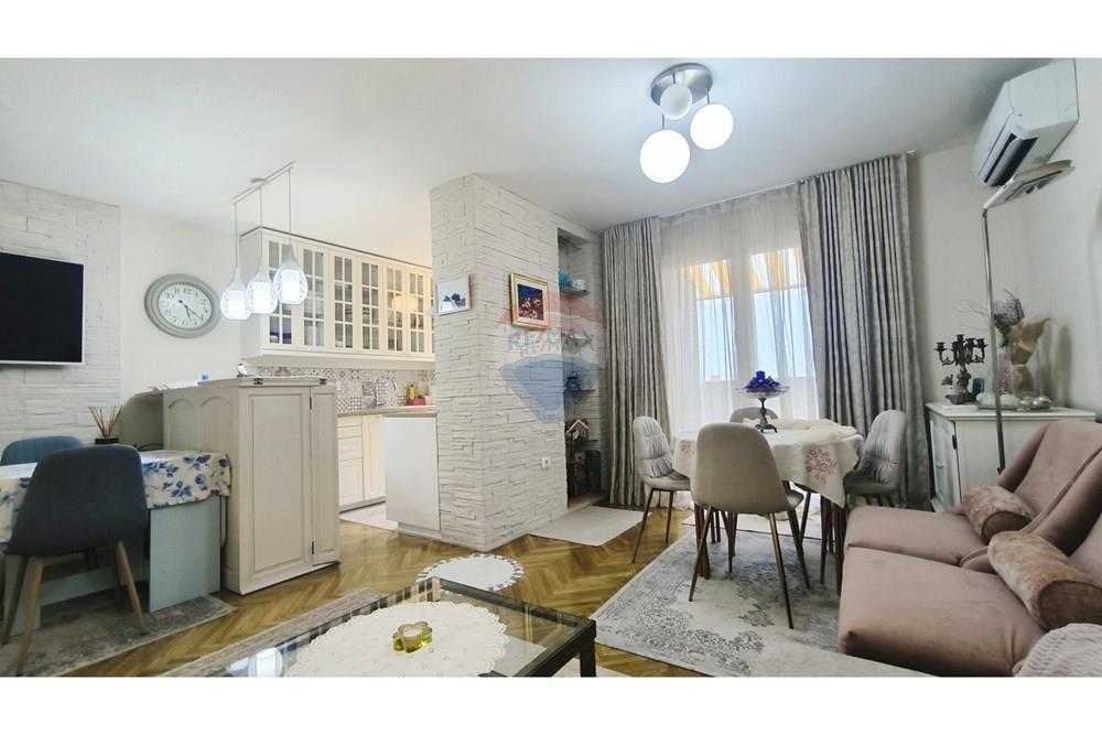 Residential - Kondo/ Apartemen - Fažana, Croatia - HR - 1755851735_img_20250821_185152.jpg - 300041107-192