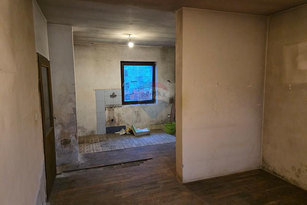 Kuća  - Za prodaju - Petrinja, Hrvatska - 20251203_155148.jpg - 300701001-22