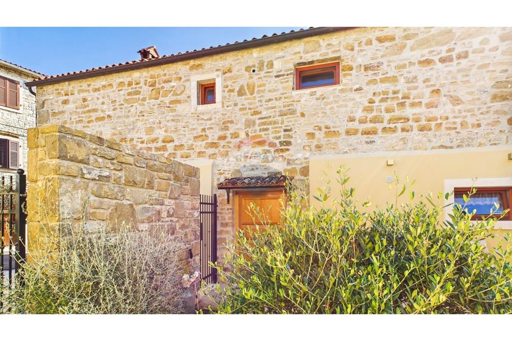 Kuća  - Za prodaju - Buje, Hrvatska - 4.jpg - 300441010-493