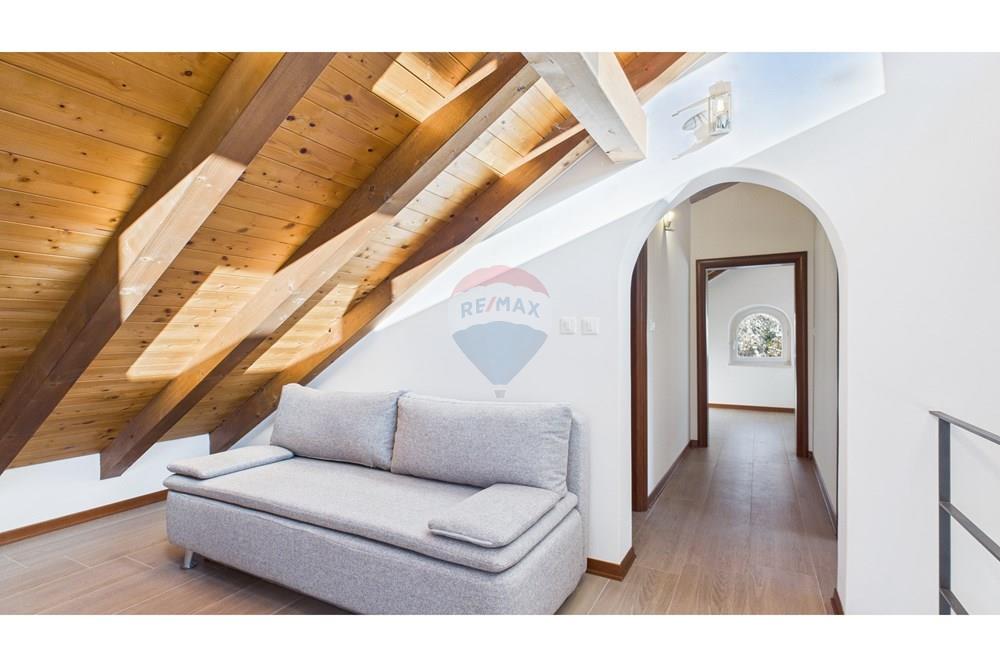 Kuća  - Za prodaju - Buje, Hrvatska - CAM04300G0-PR0135-STILL017.jpg - 300441010-536