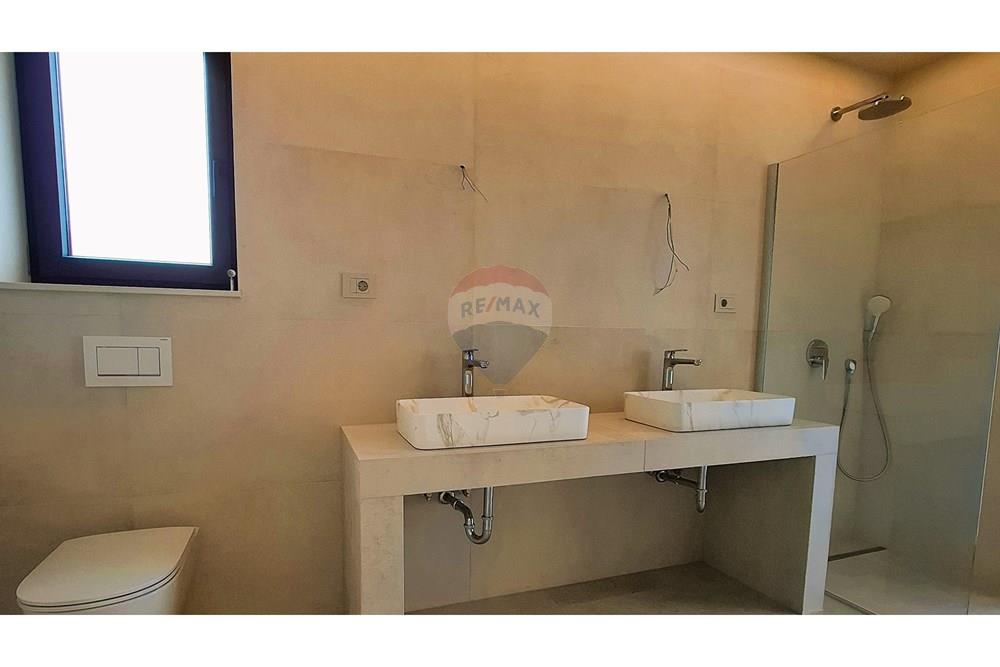 Kuća  - Za prodaju - Poreč, Hrvatska - 20260114_103414.jpg - 300441023-14