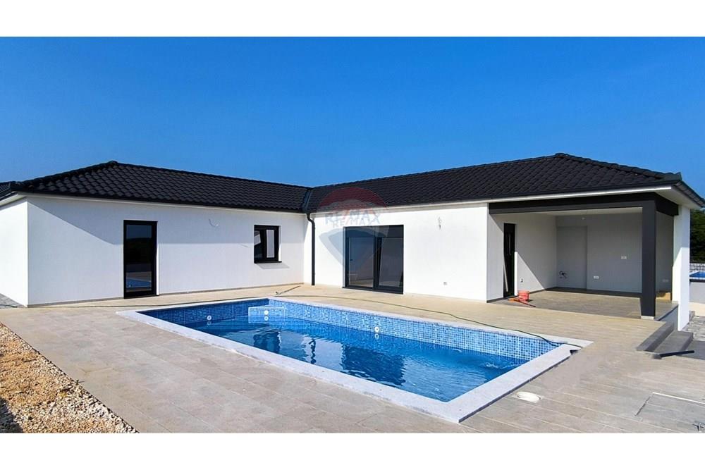 Kuća  - Za prodaju - Marčana, Hrvatska - 1753262757_original_1749727992_img_20250612_1147011.jpg - 300041053-7586