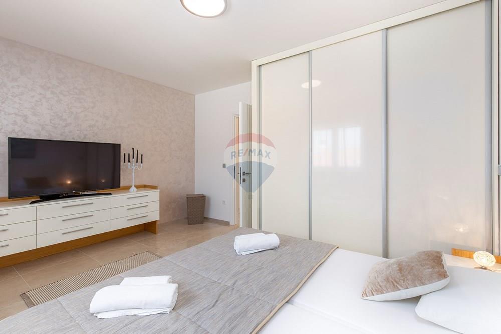 Kuća  - Za prodaju - Baška, Hrvatska - Top 02 Zim 1 (3).jpg - 300621004-749