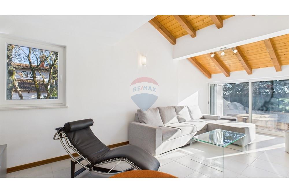 Kuća  - Za prodaju - Buje, Hrvatska - CAM04300G0-PR0135-STILL011.jpg - 300441010-536