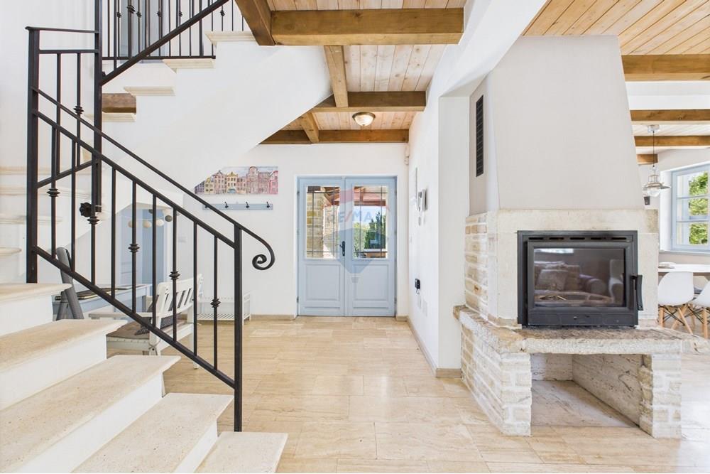 Kuća  - Za prodaju - Svetvinčenat, Hrvatska - CAM04300G0-PR0062-STILL007.jpg - 300041074-618