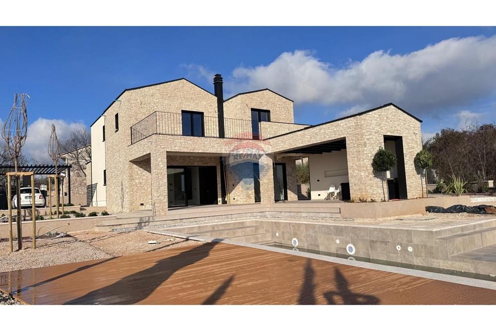 Kuća  - Za prodaju - Krk, Hrvatska - 1765446184_whatsapp-image-2025-12-10-at-18.jpeg - 300031138-260