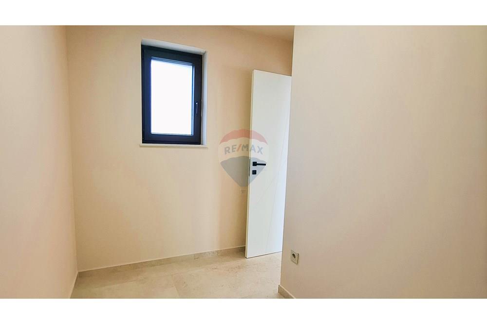 Kuća  - Za prodaju - Poreč, Hrvatska - 20260114_103249 (1).jpg - 300441023-14