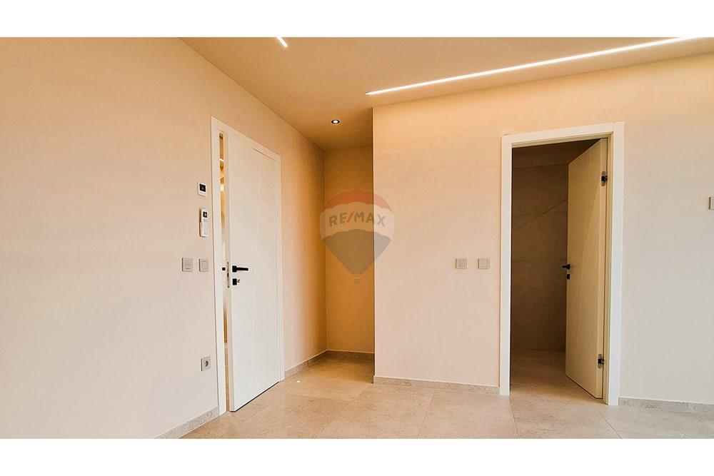 Kuća  - Za prodaju - Poreč, Hrvatska - 20260114_103925.jpg - 300441023-14