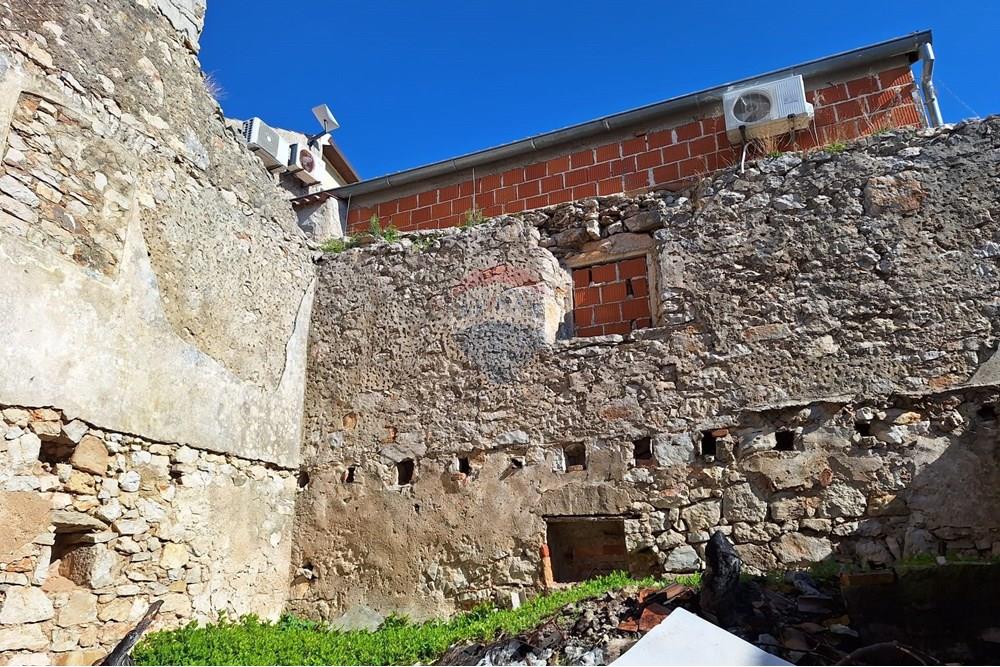 Kuća posebne arhitekture - Za prodaju - Preko, Hrvatska - a4ea5537-f8aa-4fc7-82bf-367d9d1b6db8.jpeg - 300501008-4234