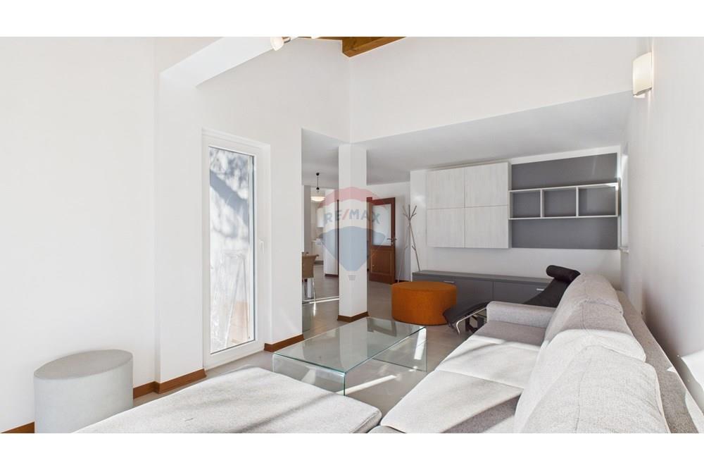 Kuća  - Za prodaju - Buje, Hrvatska - CAM04300G0-PR0135-STILL013.jpg - 300441010-536