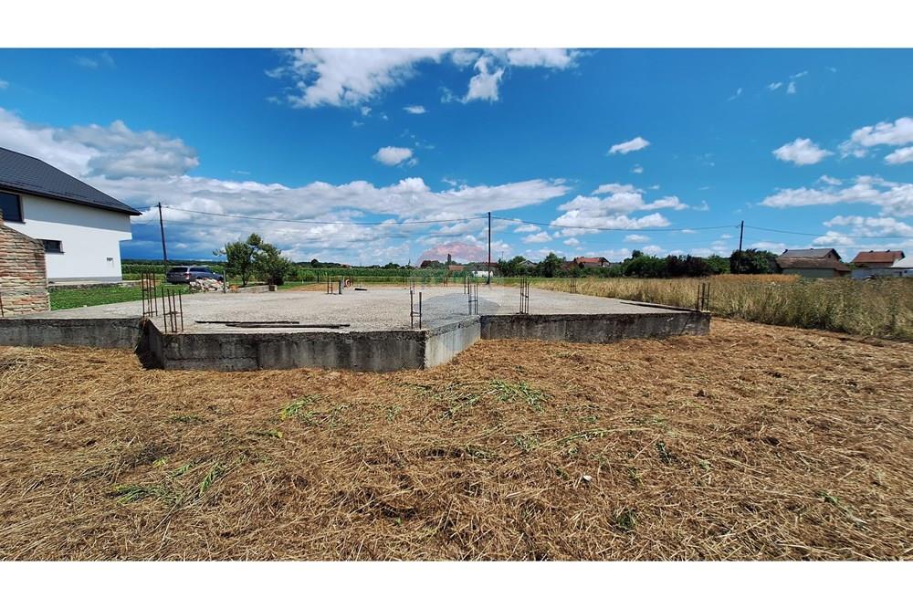 Građevinsko zemljište - Za prodaju - Lekenik, Hrvatska - WhatsApp Slika 2025-07-18 u 21.36.03_f1920623.jpg - 300761006-26