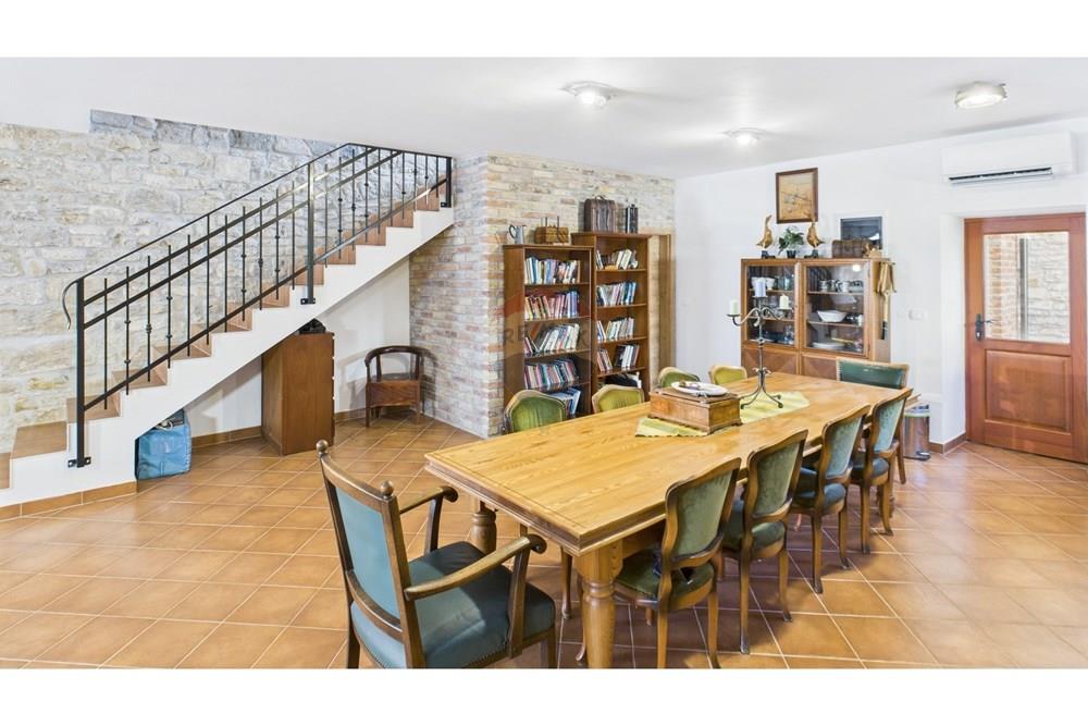 Kuća  - Za prodaju - Buje, Hrvatska - 18.jpg - 300441010-493